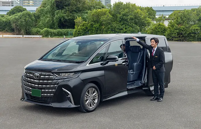 MPV (Toyota Alphard)